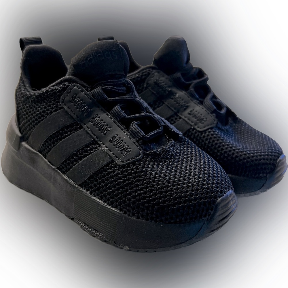 adidas Racer TR211 Toddler running shoe, black, size 5K